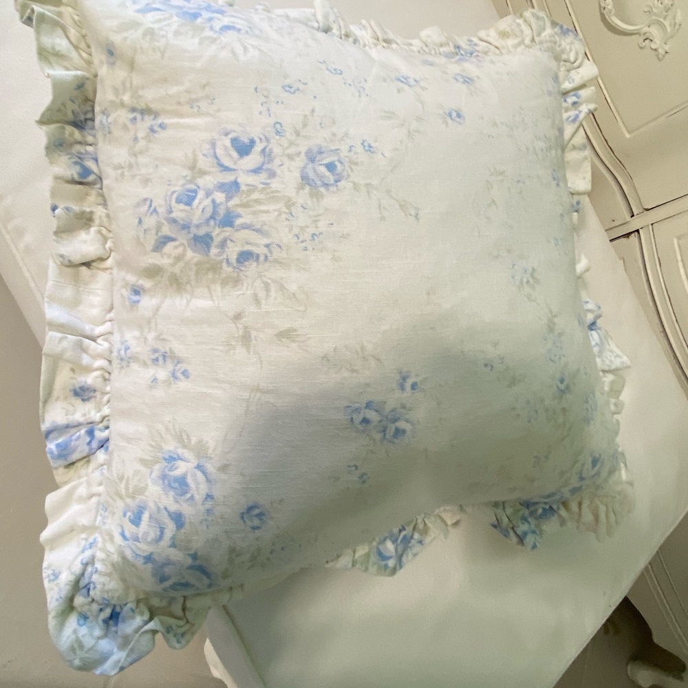 SHABBY CHIC couture linen British Rose pillow cover only no insert good conditio